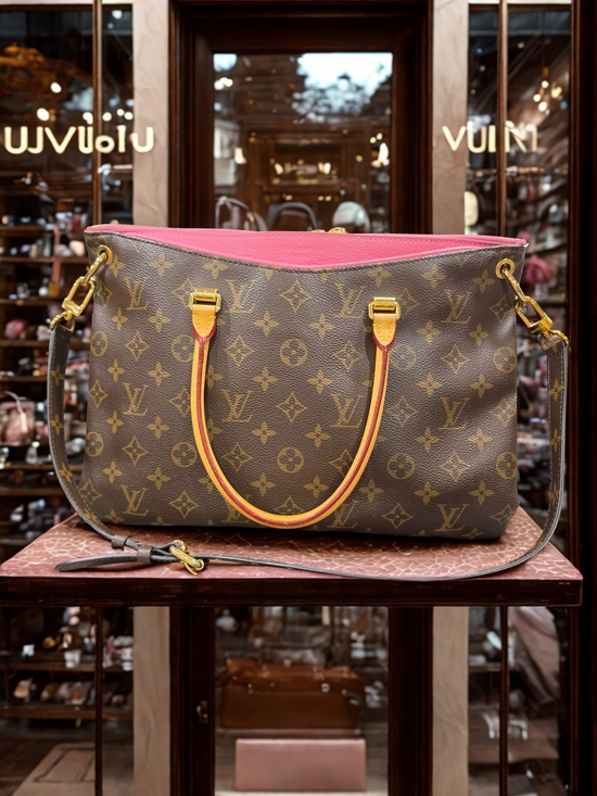 Louis Vuitton Handbags - Louis Vuitton Pallas MM Monogram Shoulder Bag - EUC